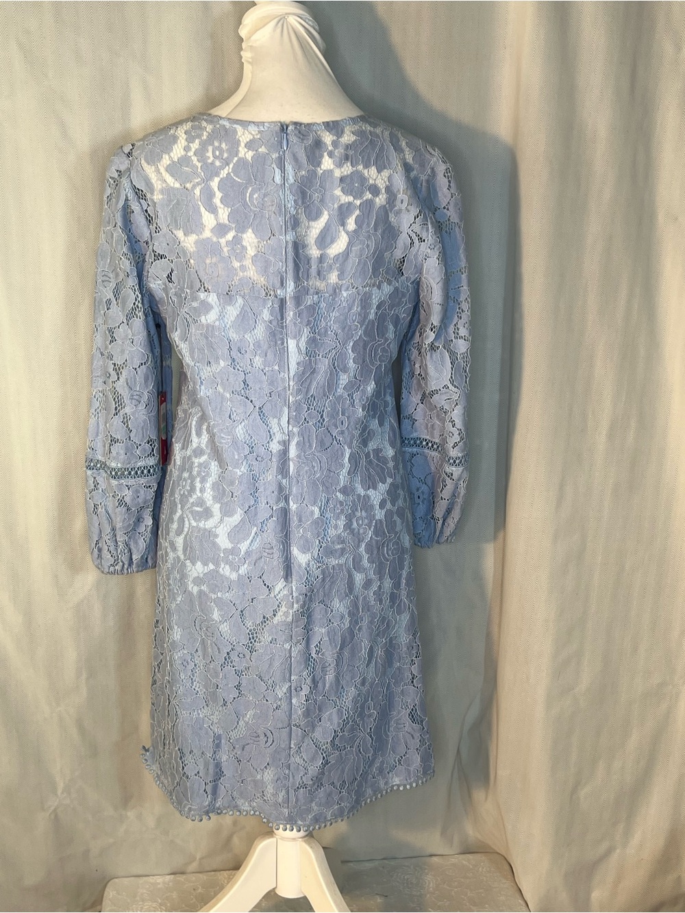 Vince Camuto Dress Light Blue Lace Overlay Long Illusion Sleeves Embroidery 8๐ - Picture 9 of 12